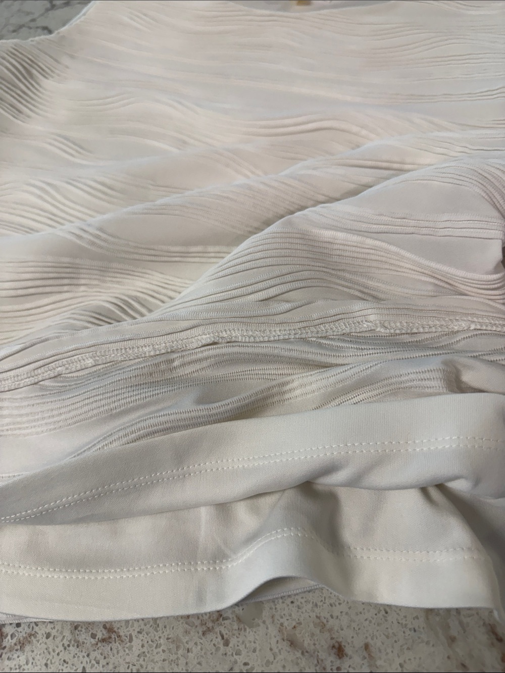 Calvin Klein White Wavy Texture Sleeveless Top Size M - Picture 4 of 8